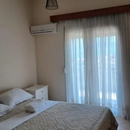 Nikiana's View, 3 Bedroom Apartman
